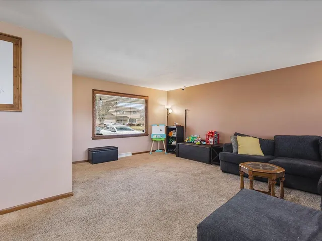 $215,000 | 4821 Danforth Drive, Rockford, IL 61114