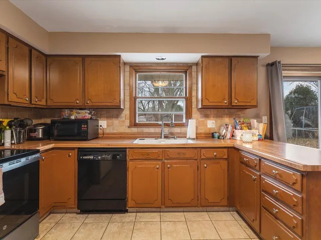 $215,000 | 4821 Danforth Drive, Rockford, IL 61114