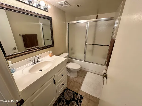 $2,400 | 7950 East Camelback Road, Unit 111, Scottsdale, AZ 85251
