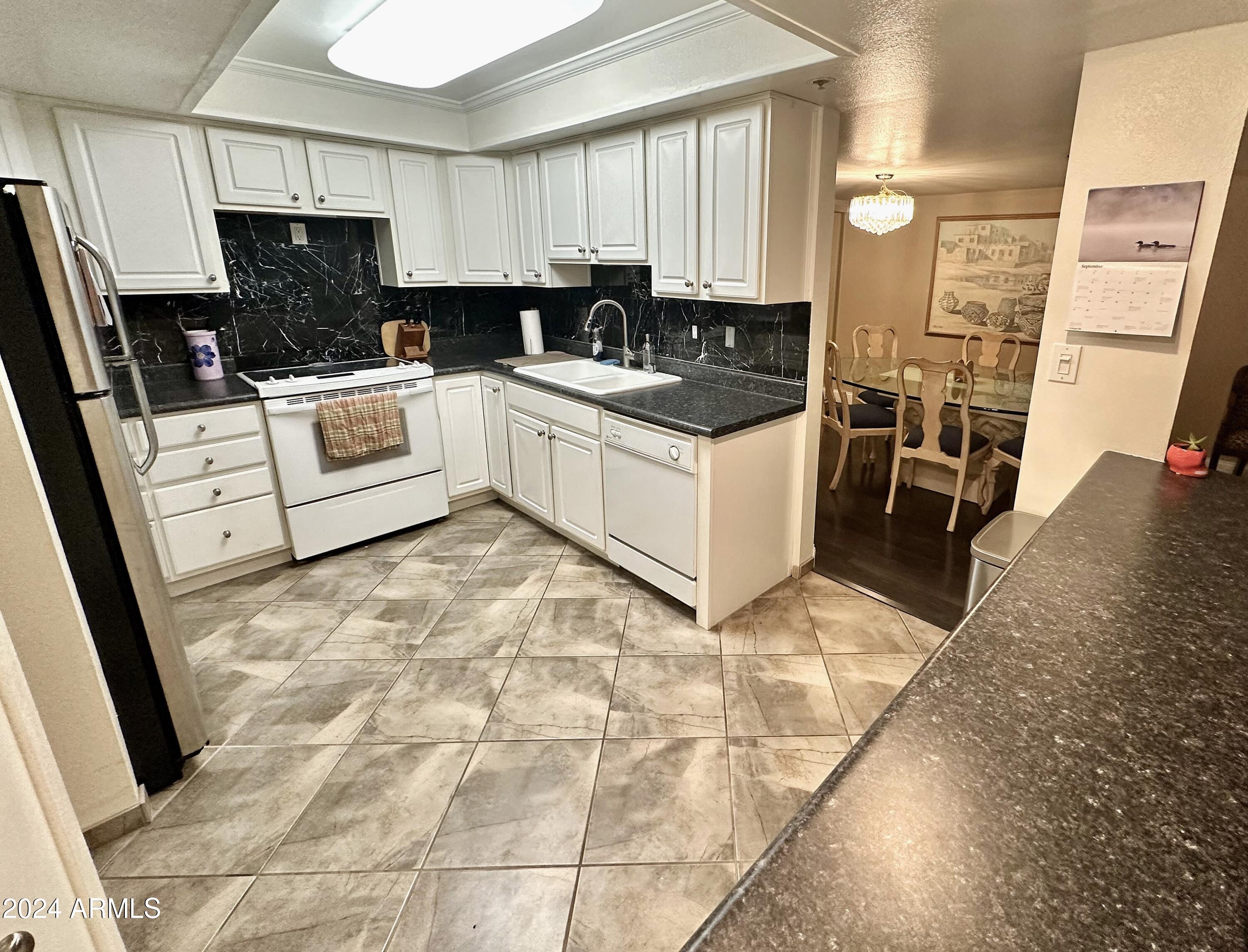 7950 East Camelback Road, Unit 111 Scottsdale, AZ 85251 - Photo 7 of 30 Kitchen
