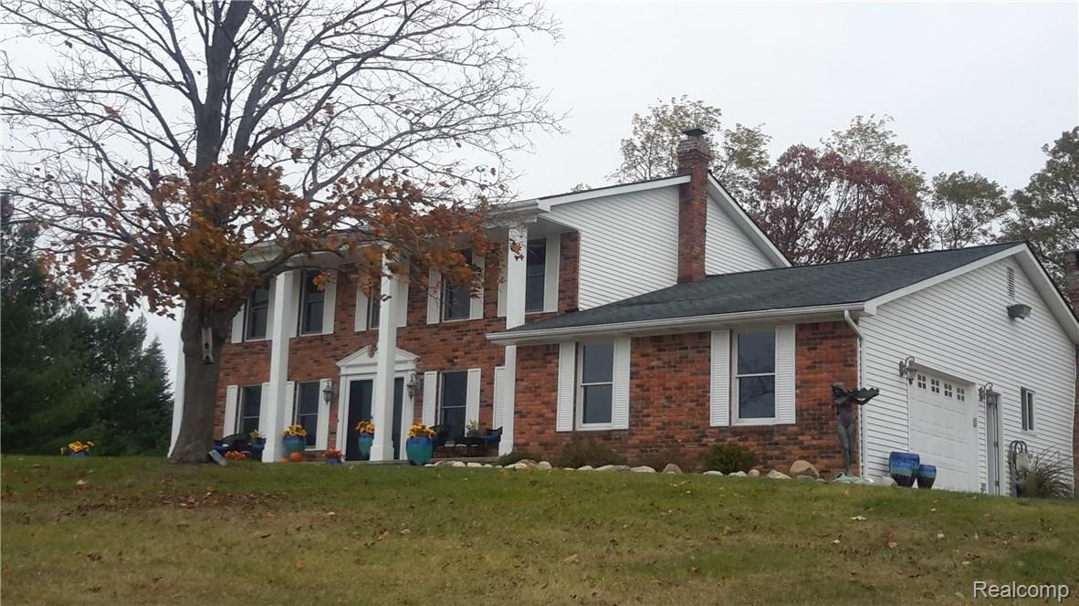 5626 Edgar Road Clarkston, MI 48346 - Photo 1 of 54 5626 Edgar front side 2.jpg
