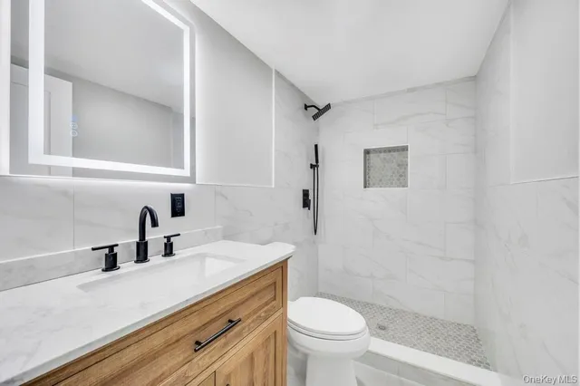 $725,000 | 46 Ellen Place, Kings Park, NY 11754