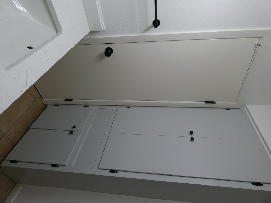 2203 Western Trails Boulevard, Unit B Austin, TX 78745 - Photo 18 of 33 a bathroom with a shower