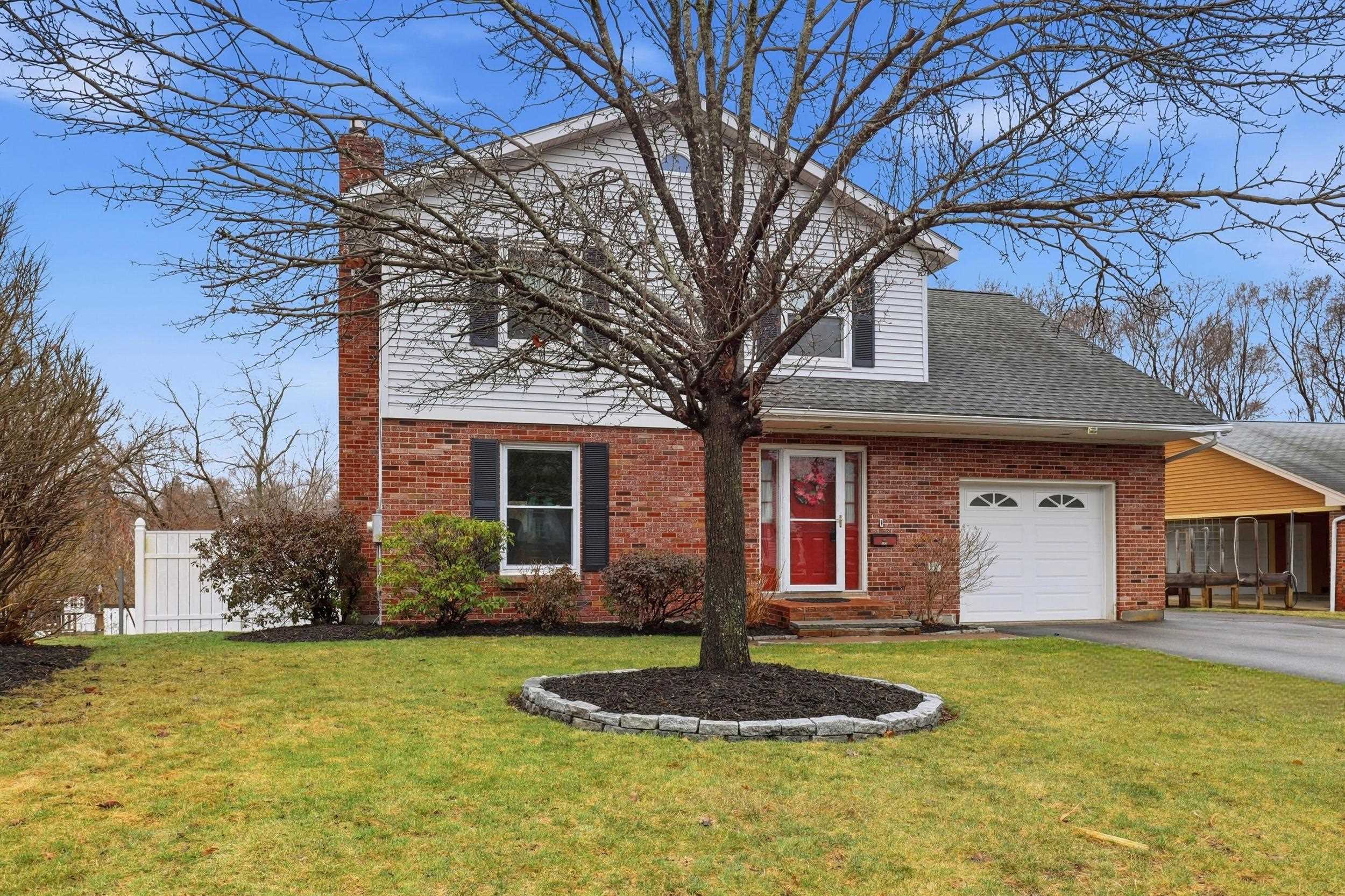 147 Leewood Street Manchester, NH 03103 - Photo 1 of 36