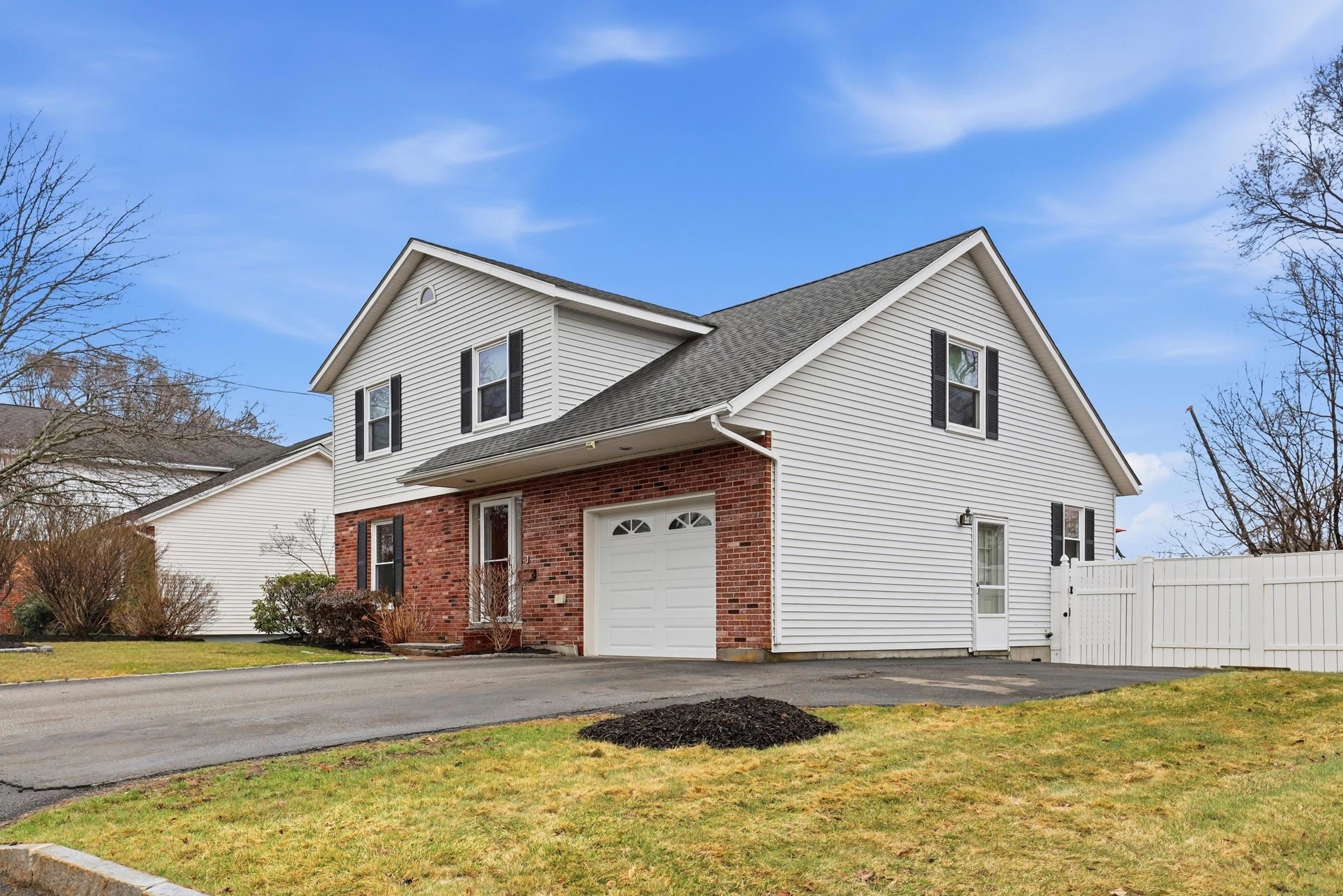 147 Leewood Street Manchester, NH 03103 - Photo 2 of 36