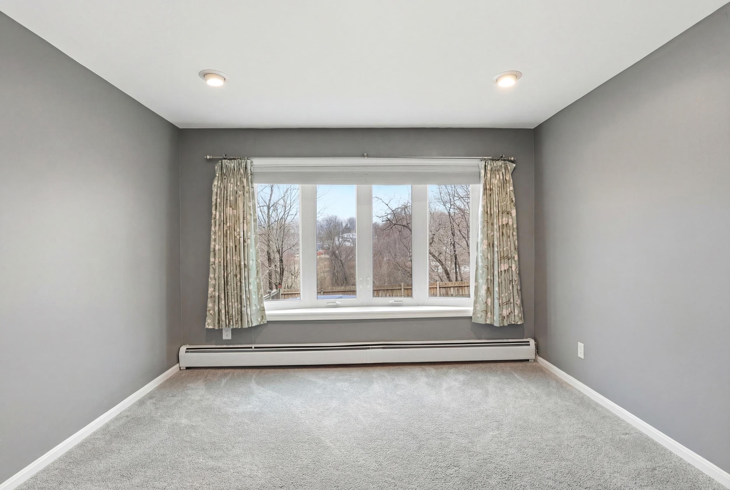 147 Leewood Street Manchester, NH 03103 - Photo 24 of 36