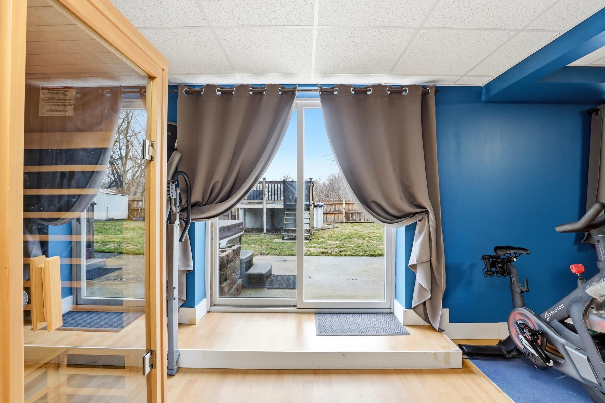 147 Leewood Street Manchester, NH 03103 - Photo 25 of 36