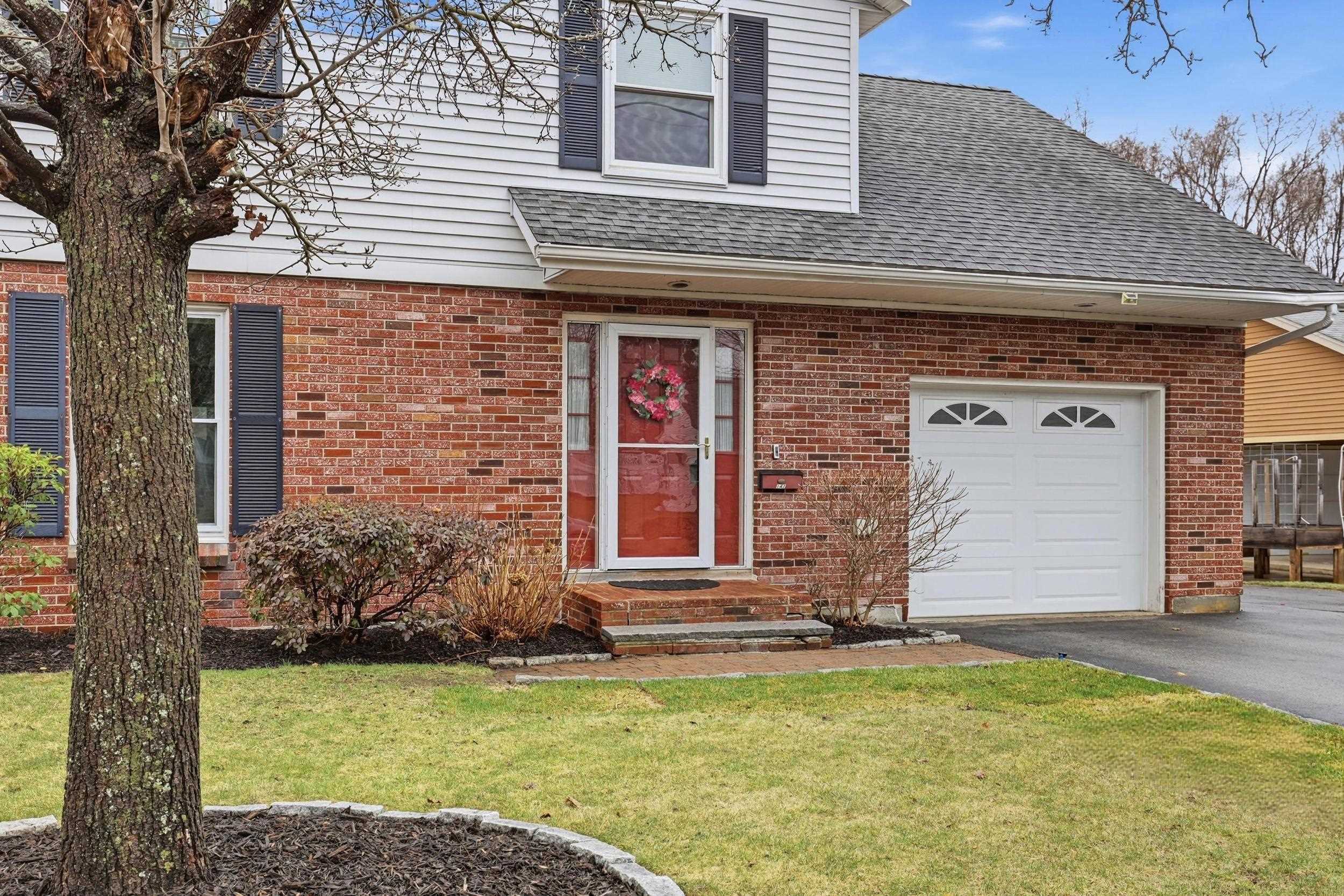 147 Leewood Street Manchester, NH 03103 - Photo 3 of 36