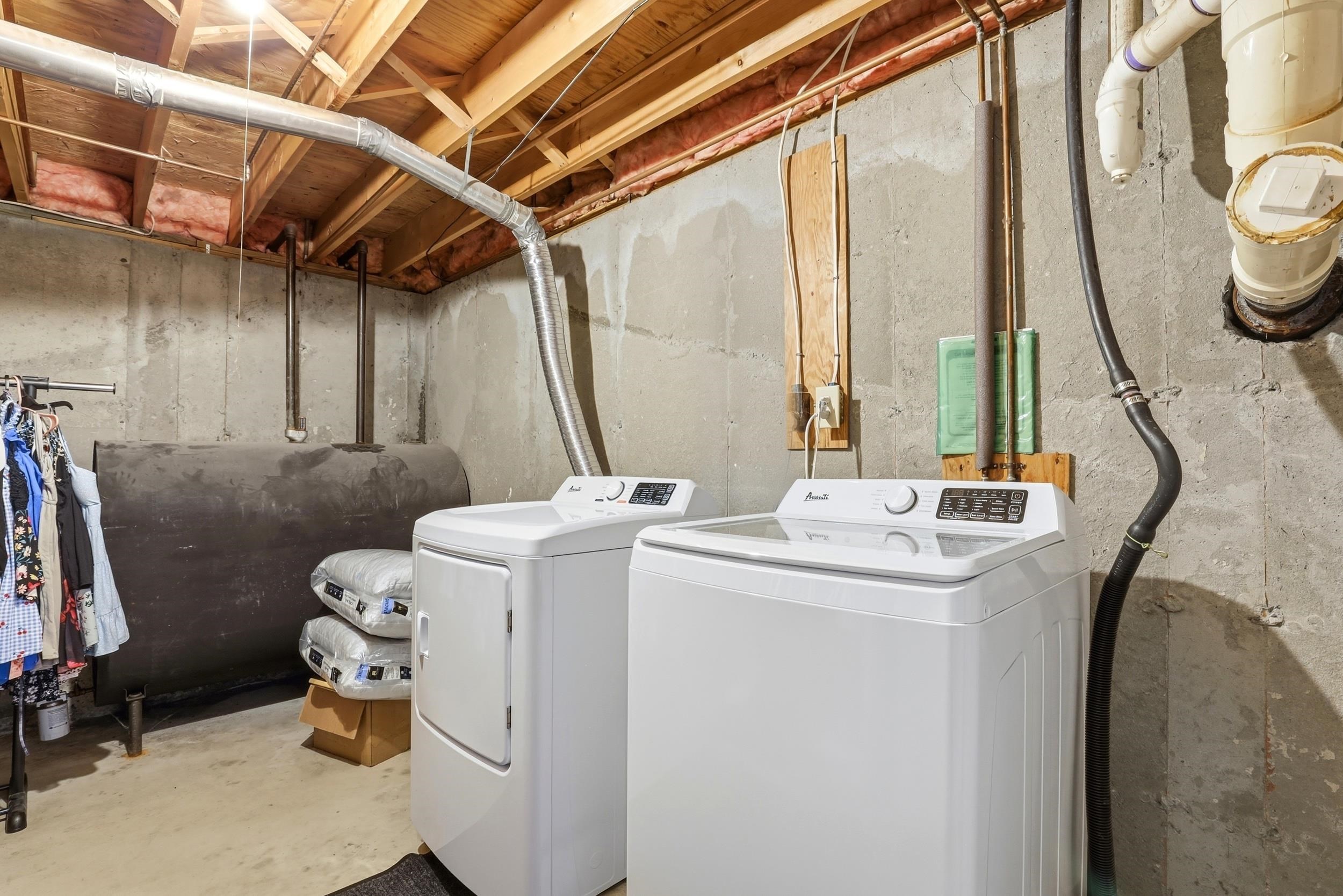 147 Leewood Street Manchester, NH 03103 - Photo 32 of 36