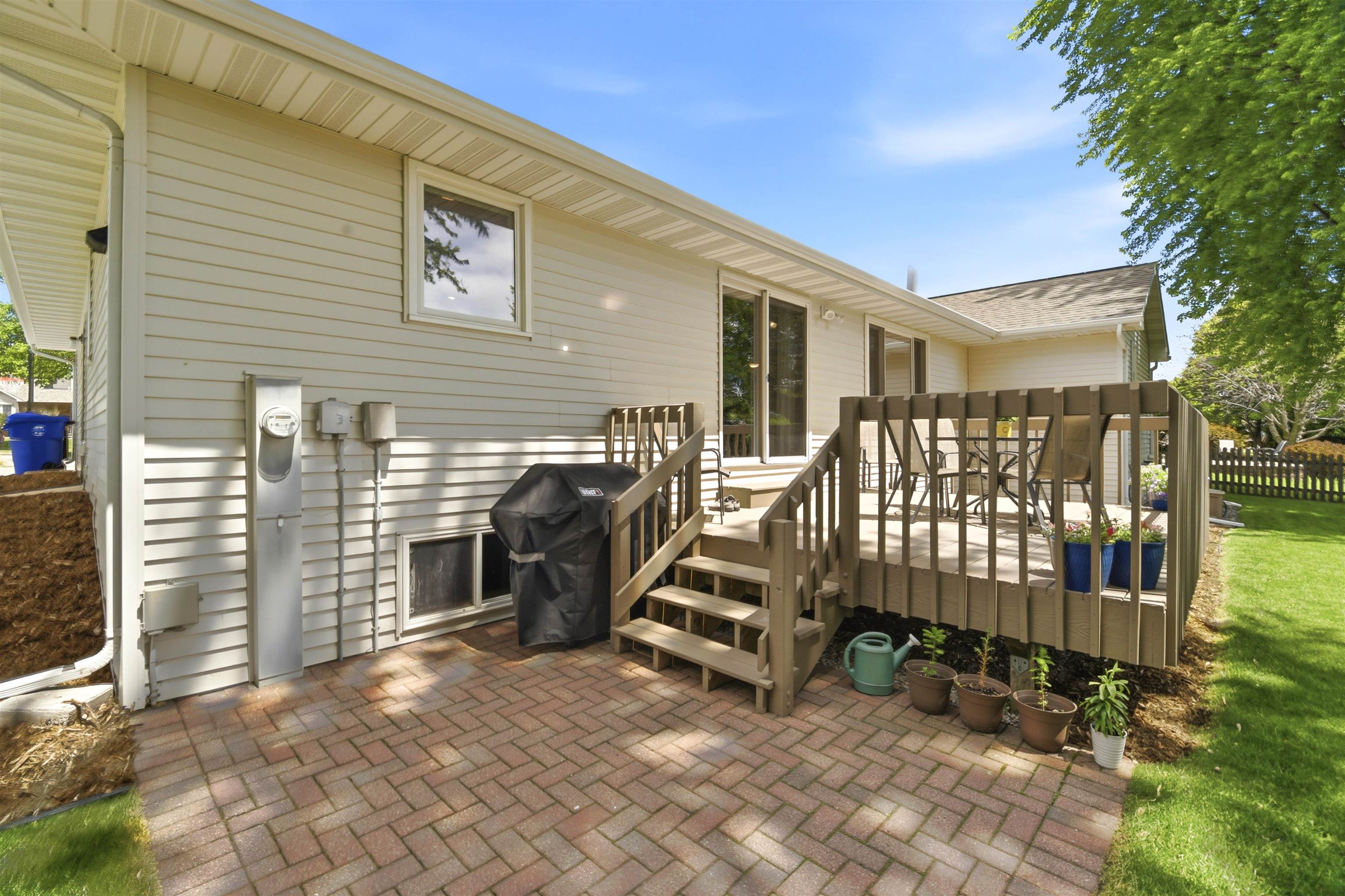 127 Barefoot Court Appleton, WI 54913 - Photo 3 of 57