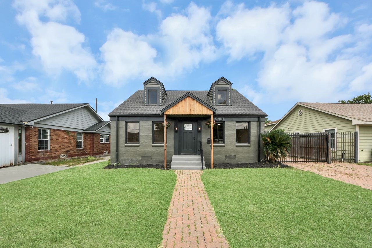 2518 Oakcliff Street Houston, TX 77023 - Photo 2 of 20