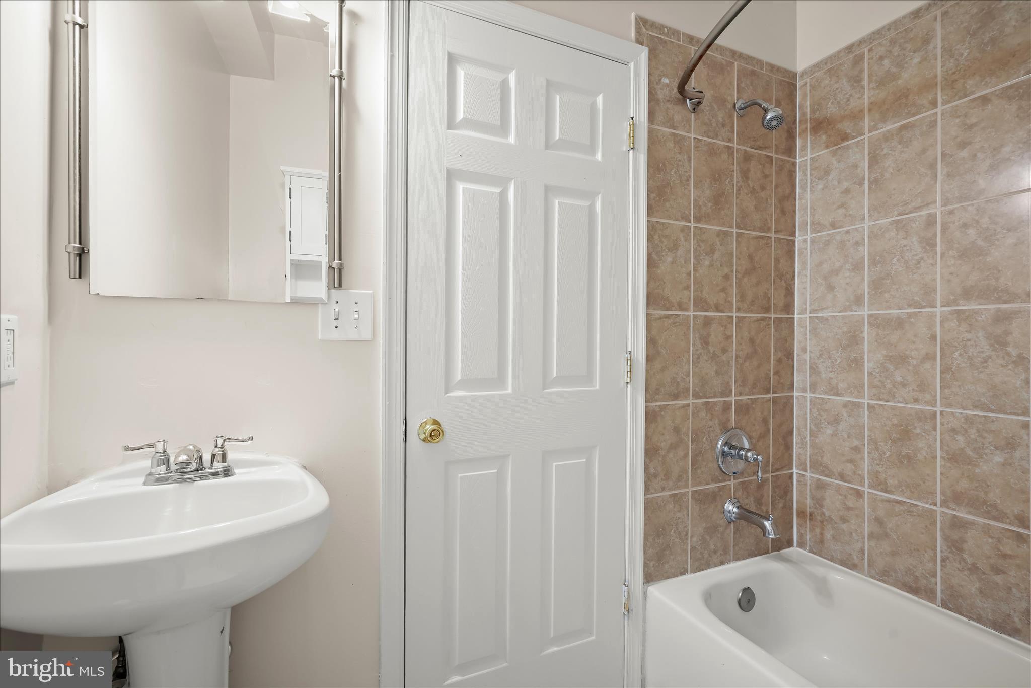 1614 6th Street Northwest Washington, DC 20001 - Photo 39 of 80 Unit 1 - Second Bedroom Ensuite Bathroom