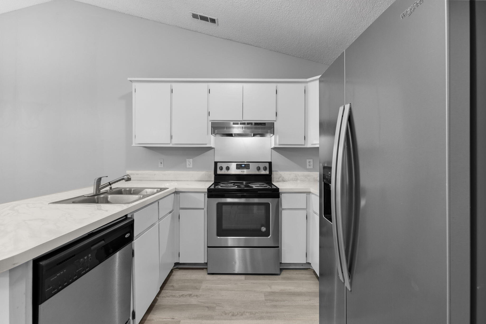 9512 One Notch Road Ladson, SC 29456 - Photo 5 of 20 Kitchen