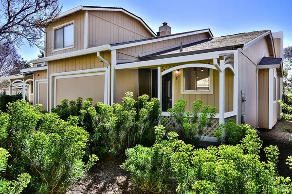 $405,000 | 111 Acorn Drive, Petaluma, CA 94952