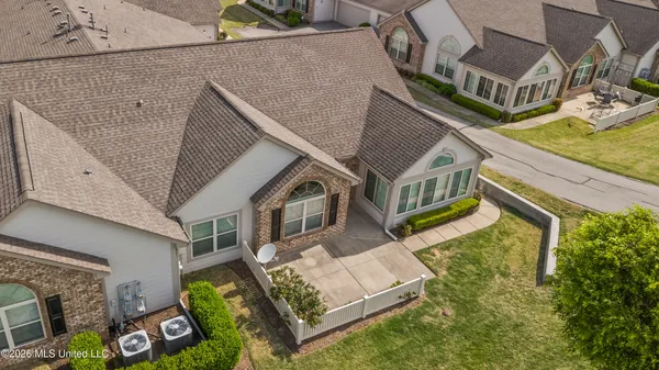 $295,000 | 8686 Parkview Oaks Circle, Olive Branch, MS 38654