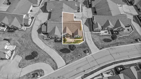 $295,000 | 8686 Parkview Oaks Circle, Olive Branch, MS 38654