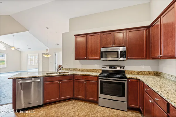 $295,000 | 8686 Parkview Oaks Circle, Olive Branch, MS 38654