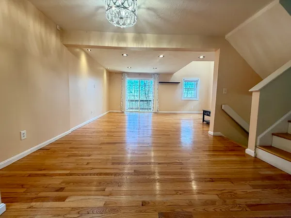 $3,000 | 22 Gates Road, Unit B, Worcester, MA 01603