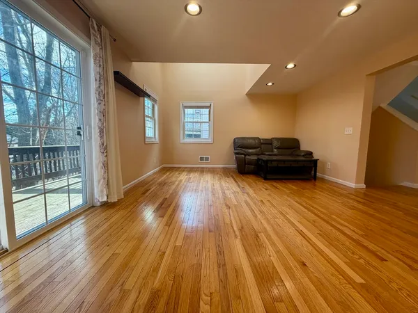 $3,000 | 22 Gates Road, Unit B, Worcester, MA 01603