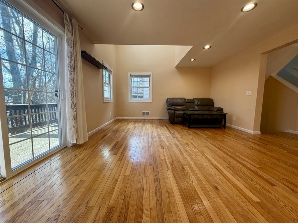 22 Gates Road, Unit B Worcester, MA 01603 - Photo 5 of 21