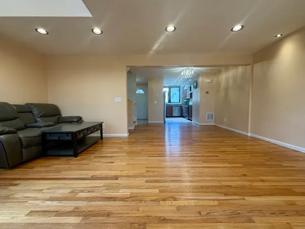 $3,000 | 22 Gates Road, Unit B, Worcester, MA 01603