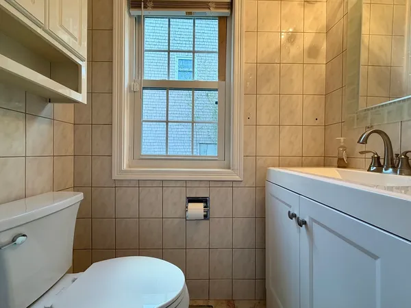 $3,000 | 22 Gates Road, Unit B, Worcester, MA 01603