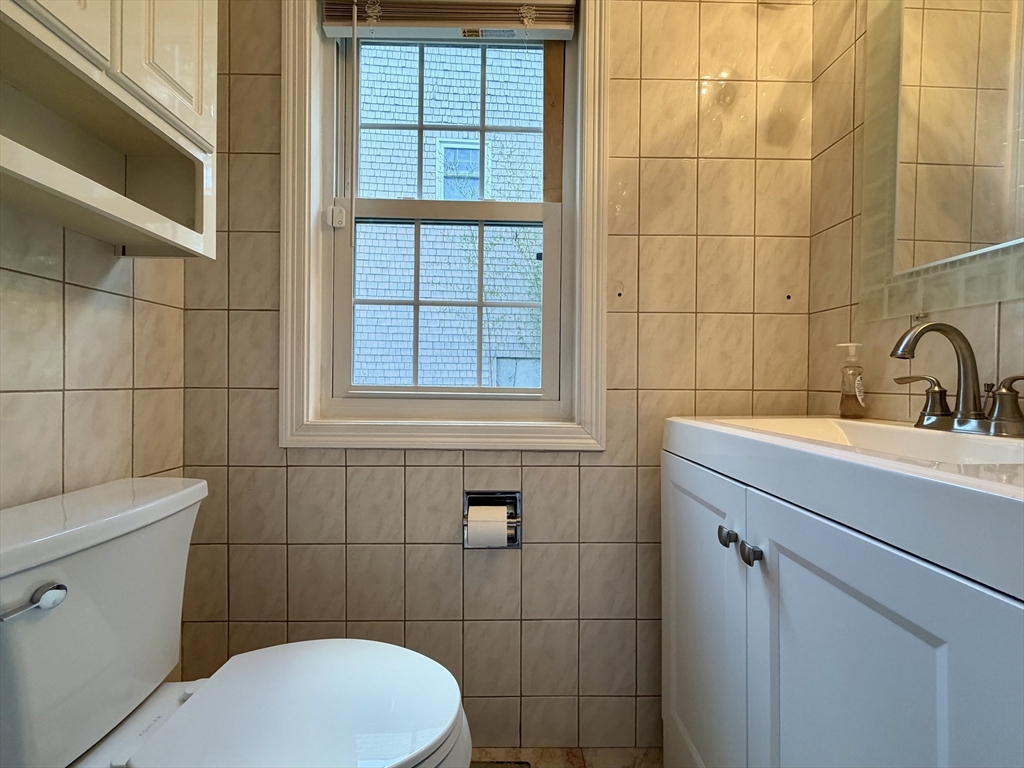 22 Gates Road, Unit B Worcester, MA 01603 - Photo 7 of 21