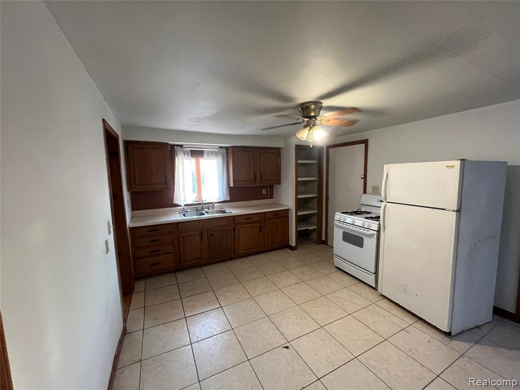 4218 Babcock Road, Unit 1 Croswell, MI 48422 - Photo 6 of 44