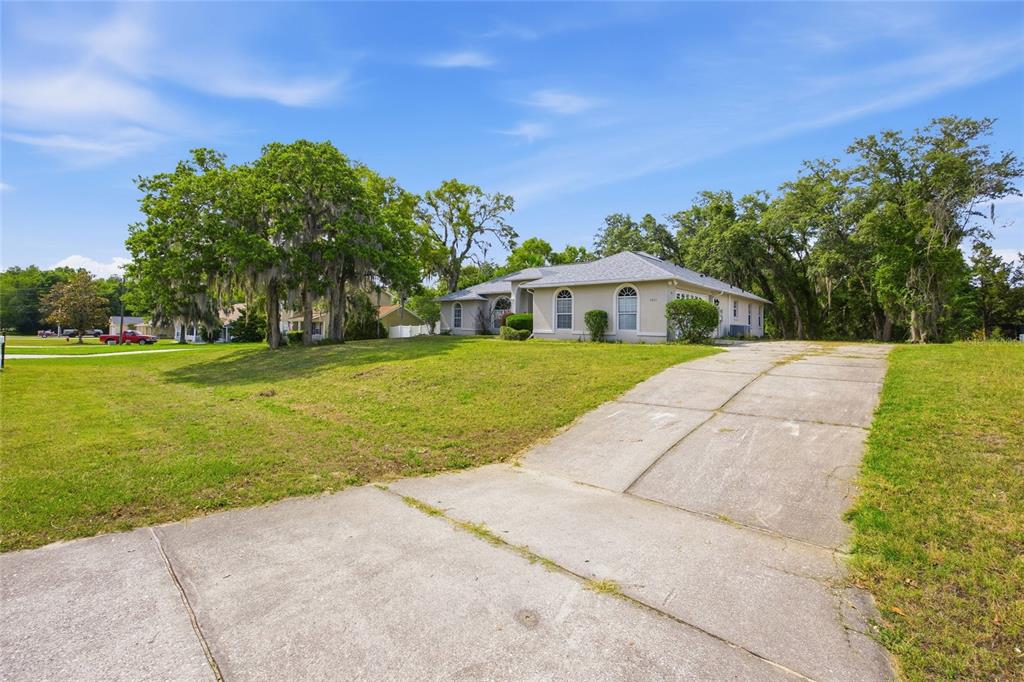5801 Southwest 115th Street Road Ocala, FL 34476 - Photo 2 of 47 Gallery Image 2