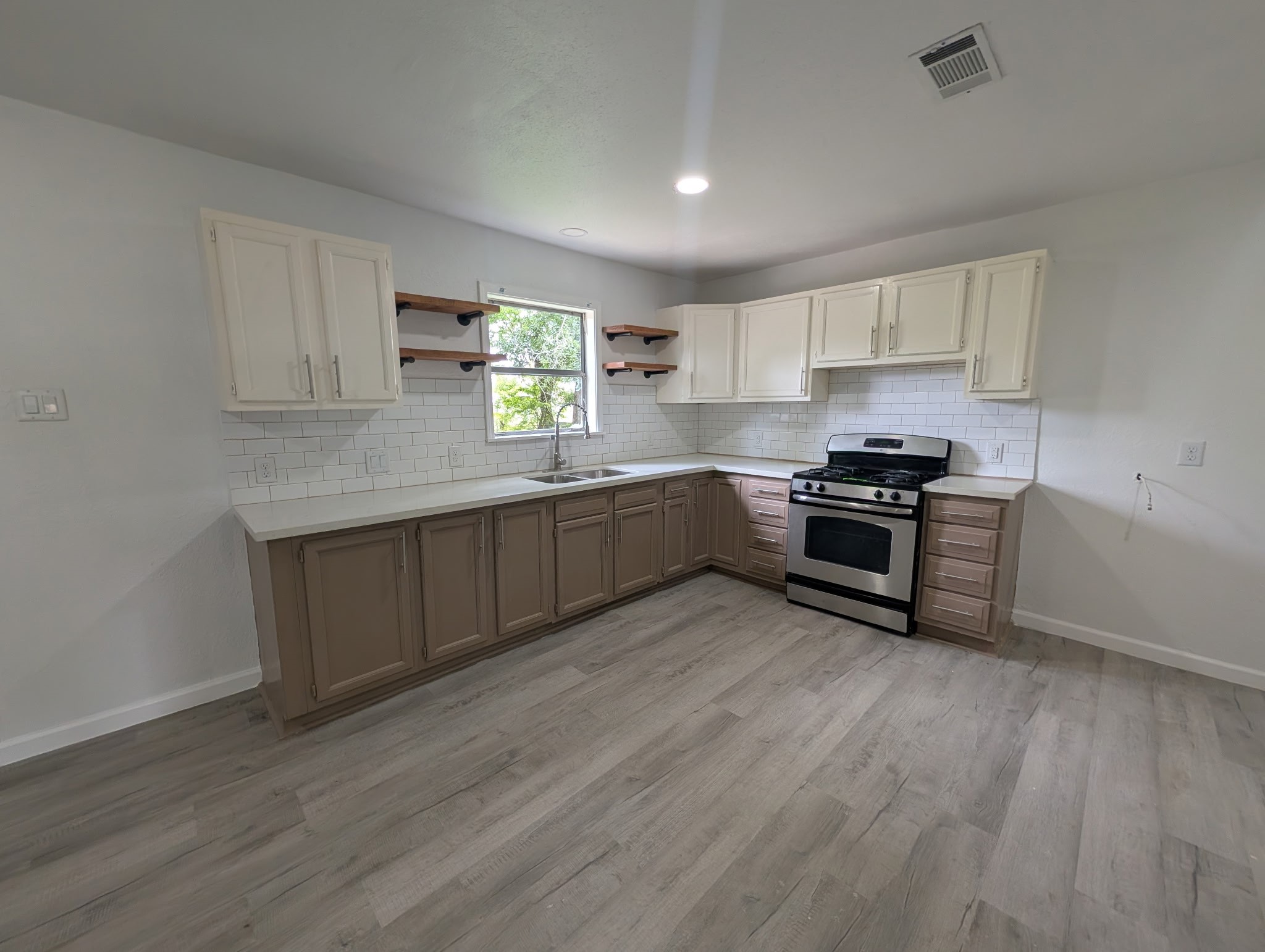306 Allendale Road Pasadena, TX 77502 - Photo 9 of 17