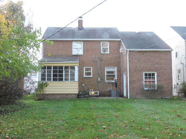 4843 Westbourne Road Cleveland, OH 44124 - Photo 3 of 23 Back of house