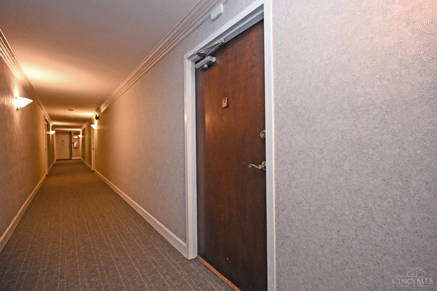 1815 William Howard Taft Road, Unit 607 Cincinnati, OH 45206 - Photo 5 of 31