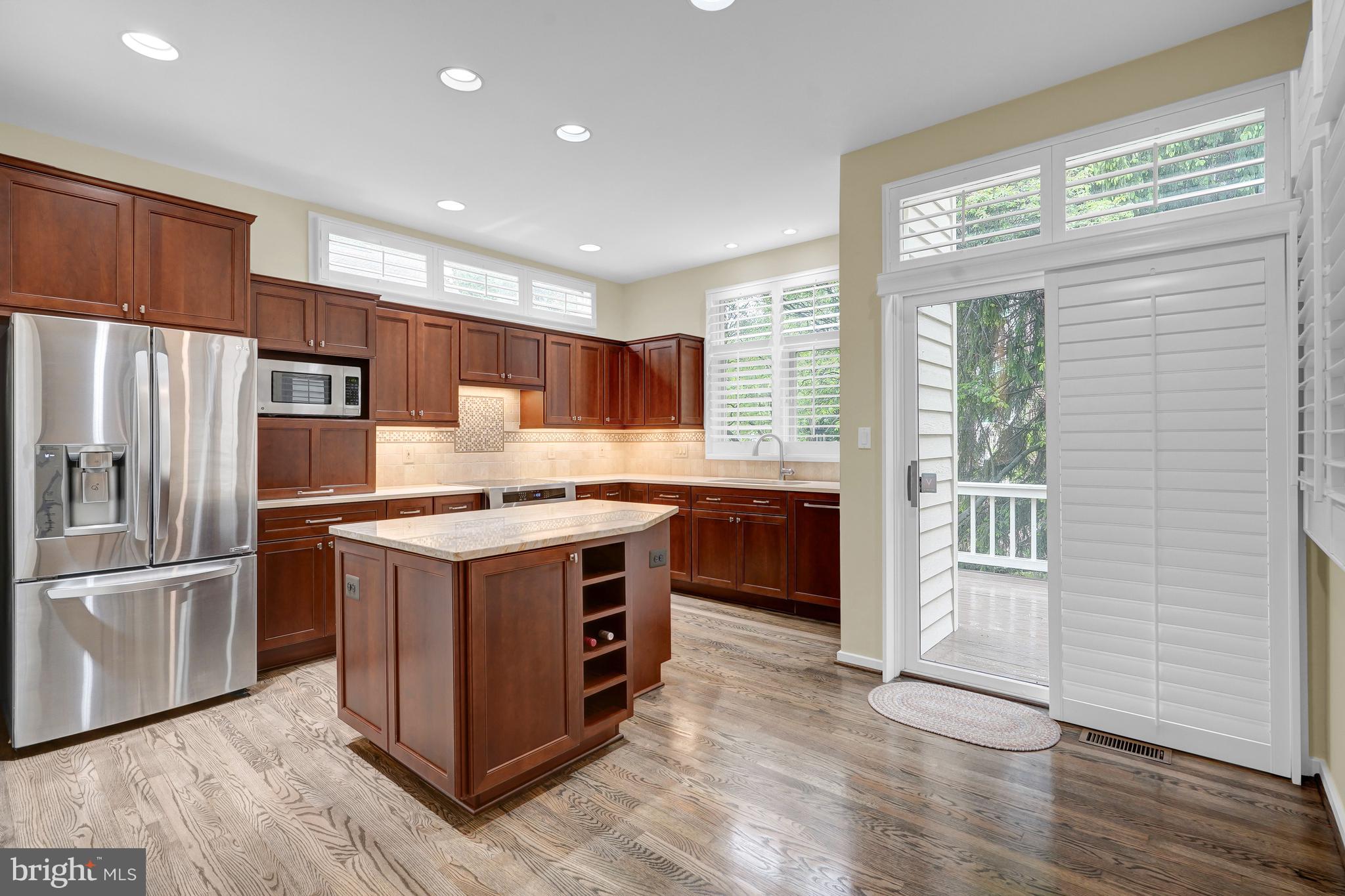 11538 Hemingway Drive Reston, VA 20194 - Photo 6 of 46 Kitchen, SS Appliances, Granite Counters