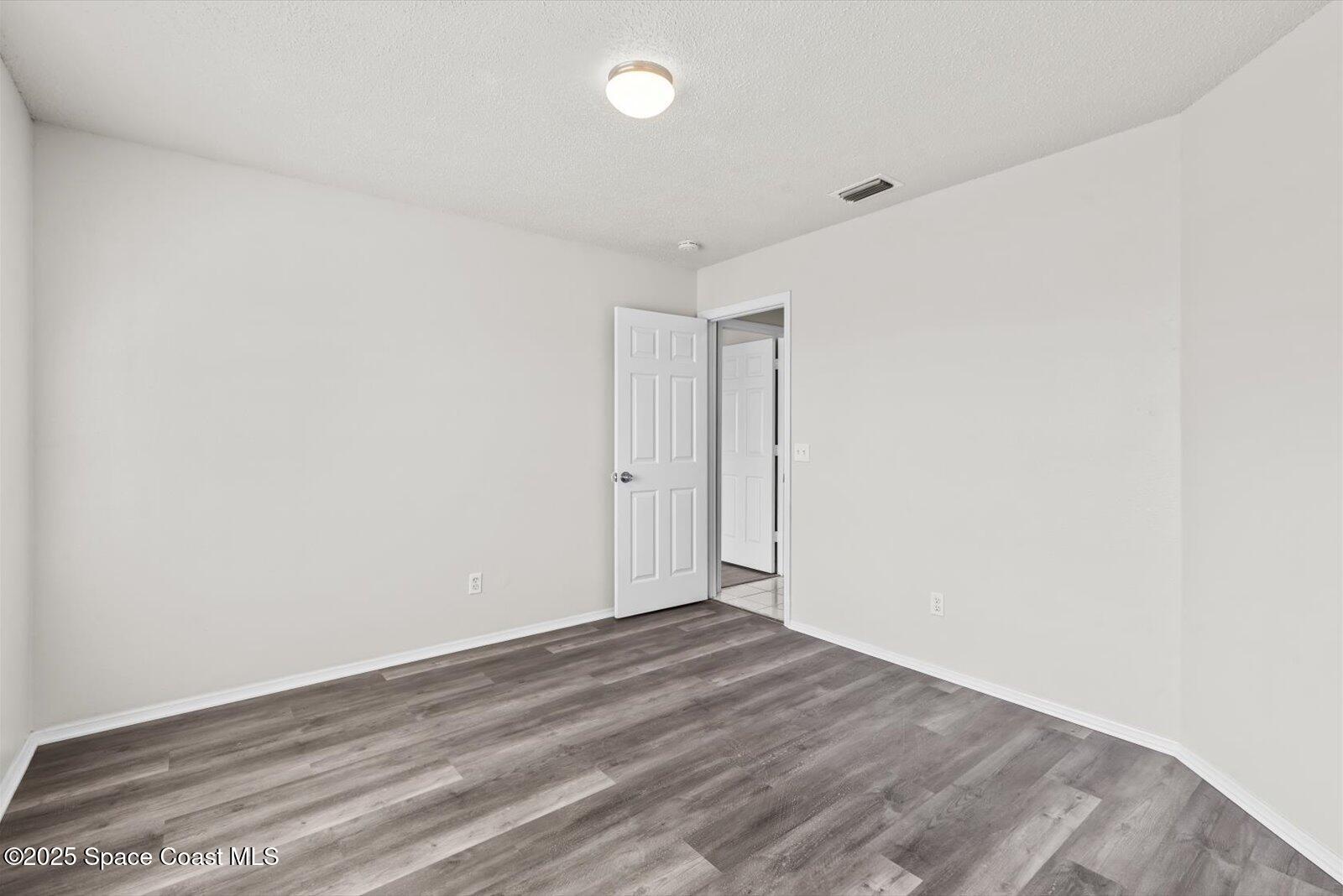 1037 Southwest California Boulevard Port St. Lucie, FL 34953 - Photo 23 of 38 a view of room