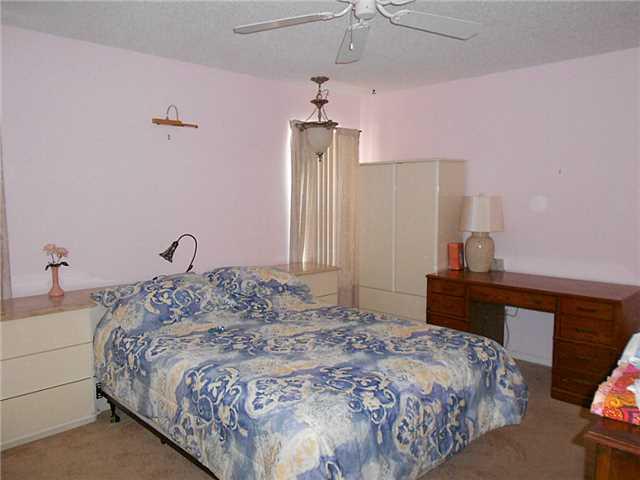 5755 Southeast Miles Grant Road, Unit 32 Stuart, FL 34997 - Photo 8 of 24 Gallery Image 8