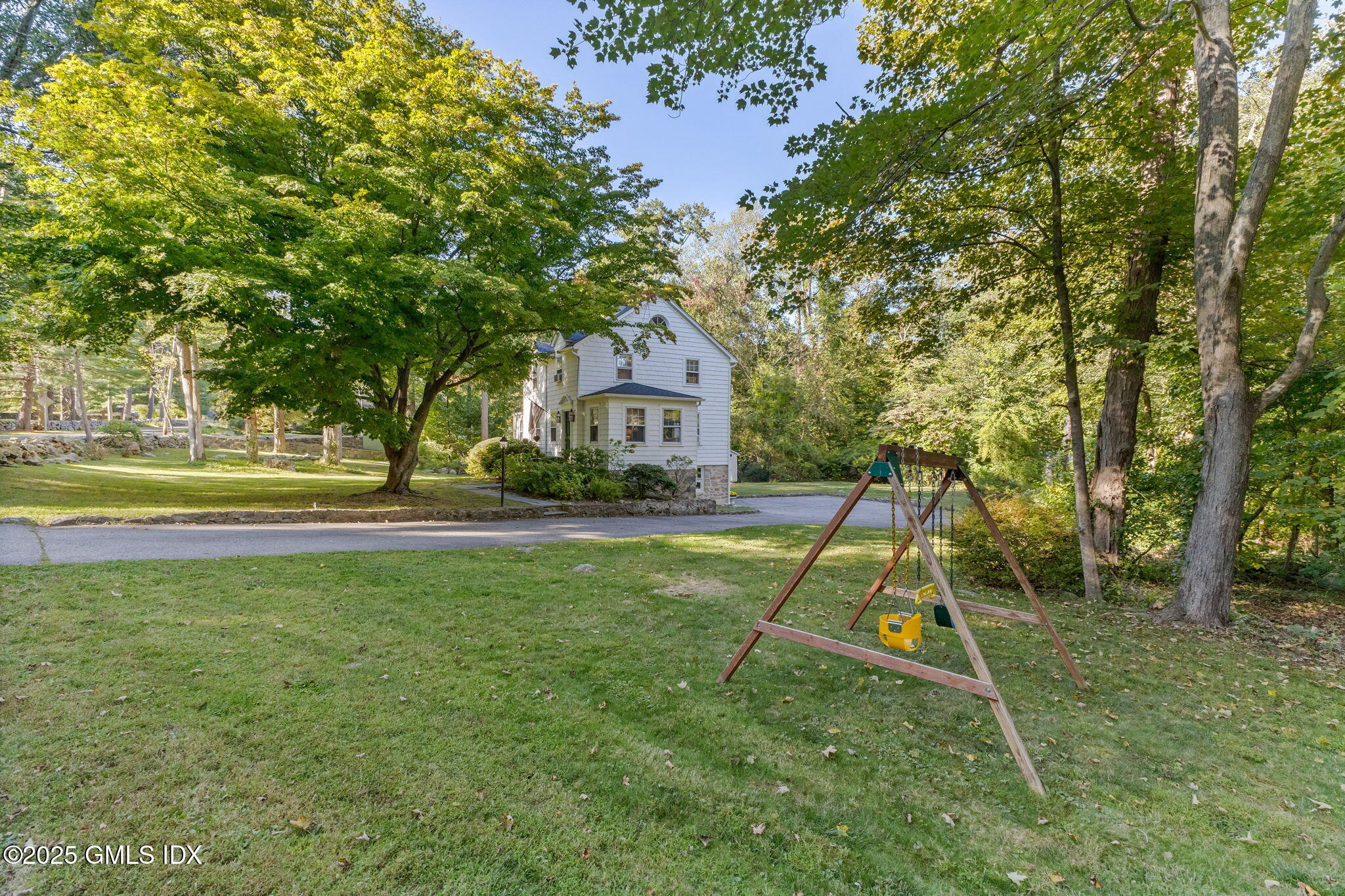 27 Briar Brae Road Stamford, CT 06903 - Photo 25 of 28 a view of a house with a park