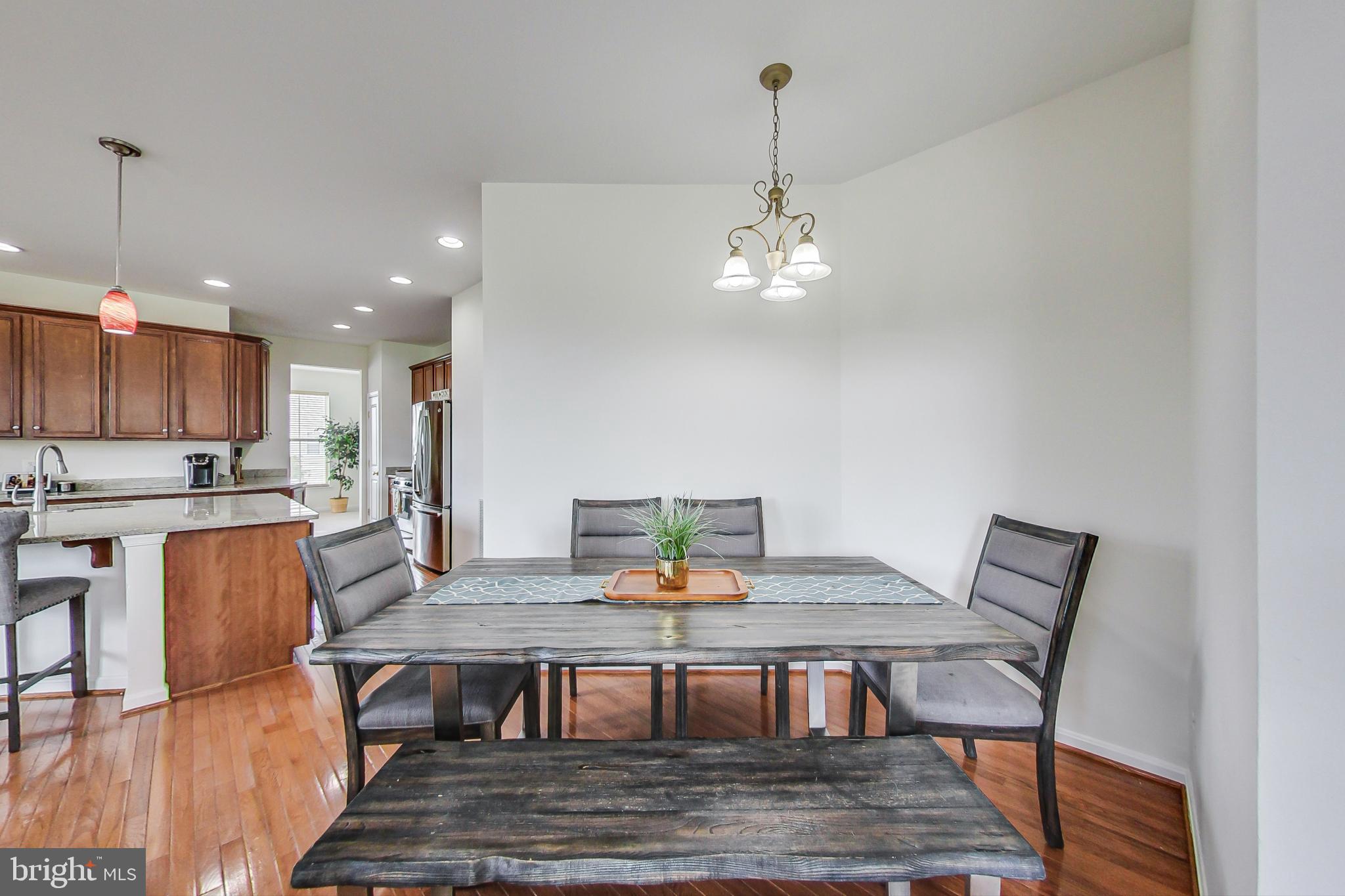 9139 Ribbon Falls Loop Bristow, VA 20136 - Photo 13 of 49 Kitchen table area