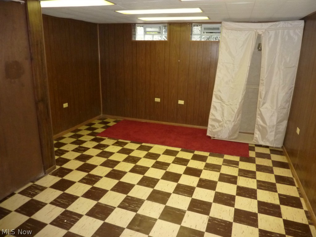 1784 Crestwood Road Cleveland, OH 44124 - Photo 15 of 22 Gallery Image 15