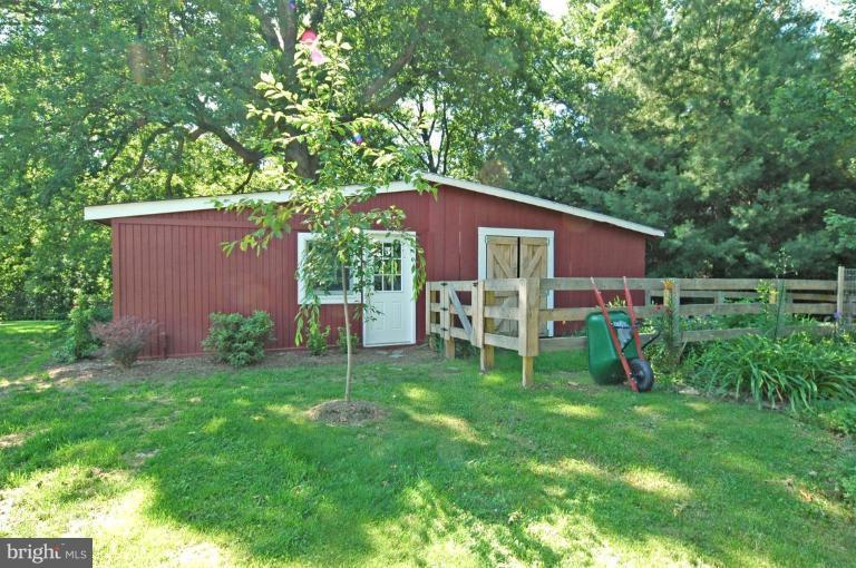 9200 Brown Church Road Mount Airy, MD 21771 - Photo 28 of 29 Stable