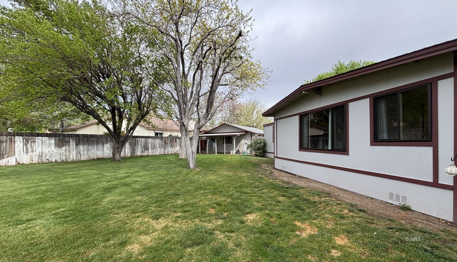 2323 Grazide Circle Bishop, CA 93514 - Photo 18 of 21 Yard