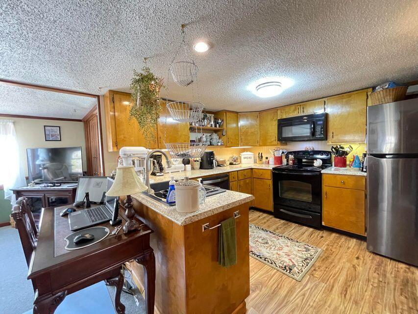 282 South Chester Road Lincoln, ME 04457 - Photo 10 of 25 10