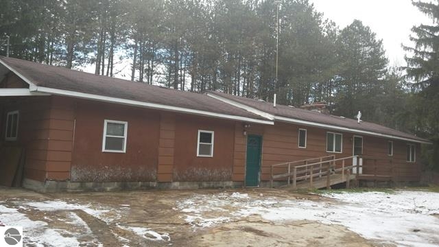 1660 South Ferris Road Sumner, MI 48889 - Photo 1 of 23 1793562.JPG