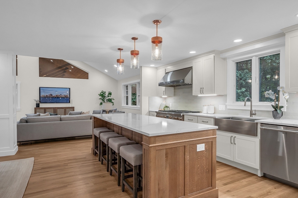 315 Hunters Ridge Road Concord, MA 01742 - Photo 10 of 36
