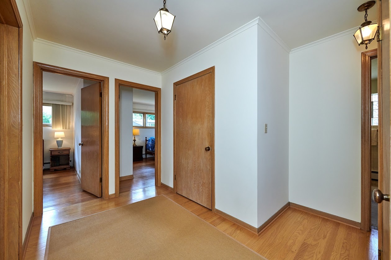 1859 Prairie Avenue Park Ridge, IL 60068 - Photo 11 of 27 a view of livingroom with hallway and hallway