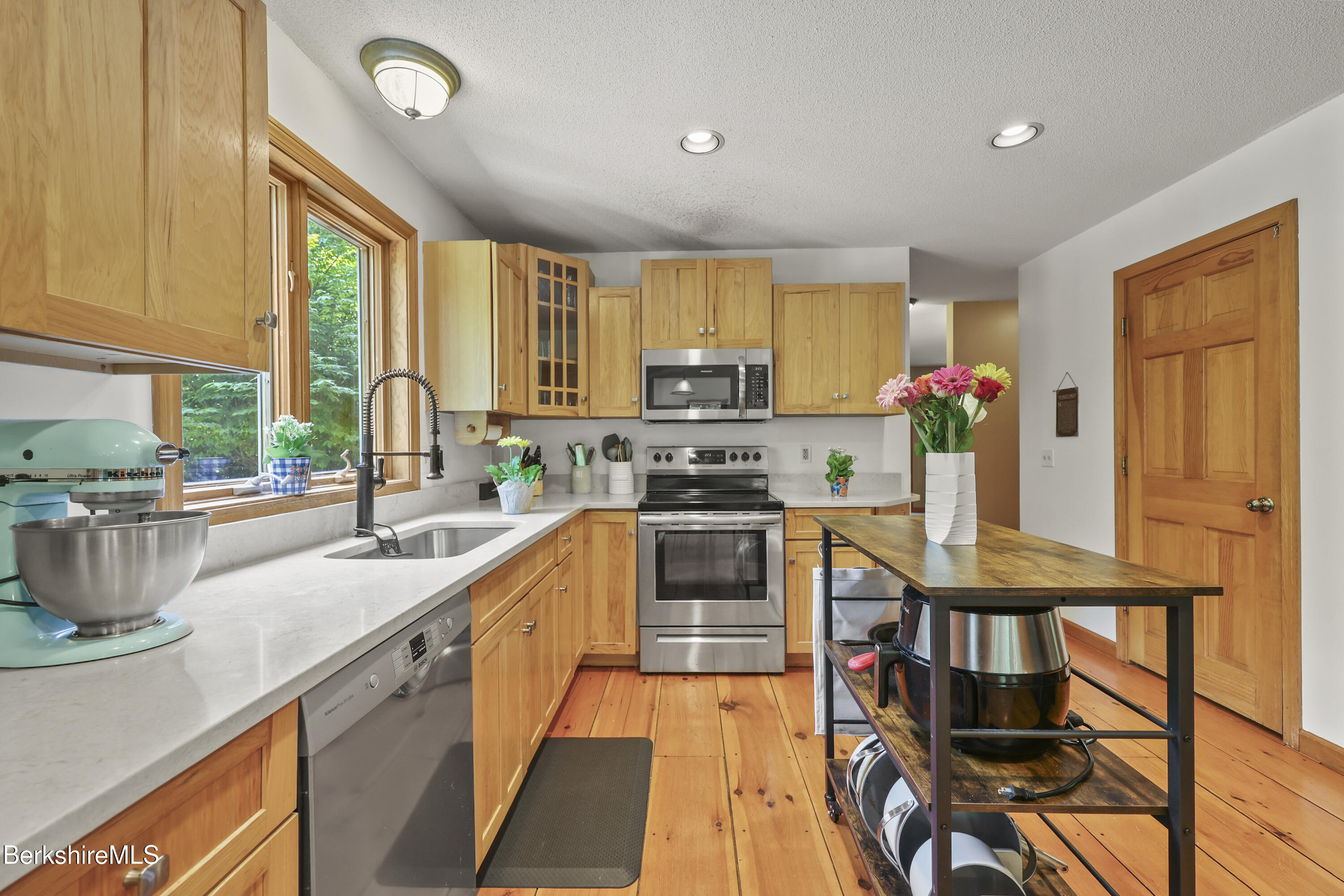 227 Tolland Road Otis, MA 01029 - Photo 23 of 75 80 Kitchen