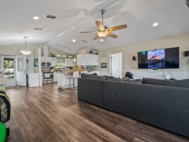 $469,000 | 21 Shoreline Drive, Panacea, FL 32346