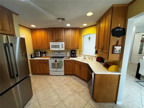 $2,300 | 1524 Martinez Drive, Lady Lake, FL 32159