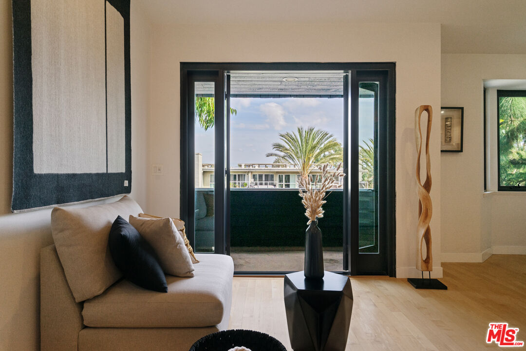 4600 Vía Dolce, Unit 301 Marina del Rey, CA 90292 - Photo 6 of 32