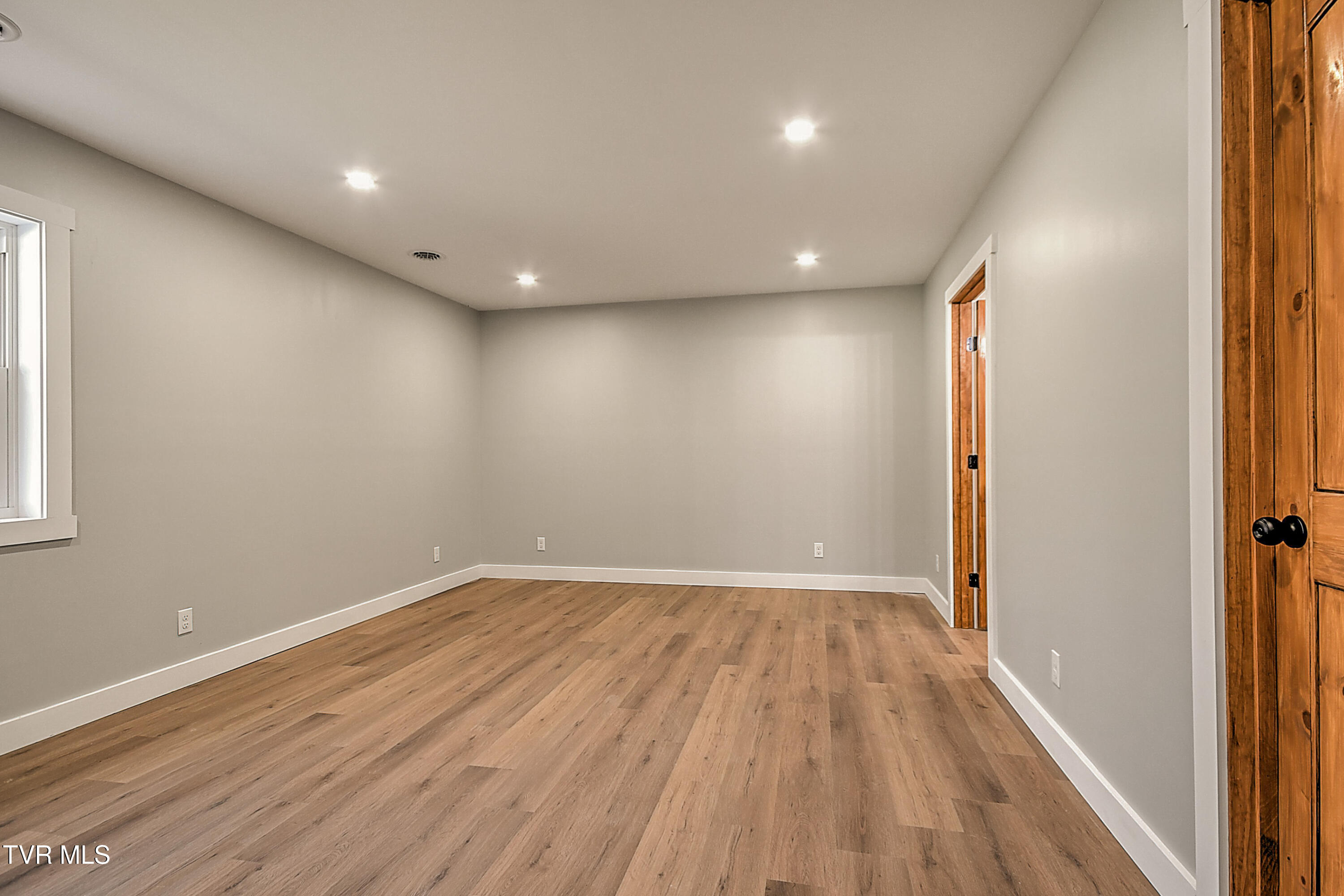 15216 Bordwine Road Bristol, VA 24202 - Photo 21 of 47 15216 Bordwine GUnit-30