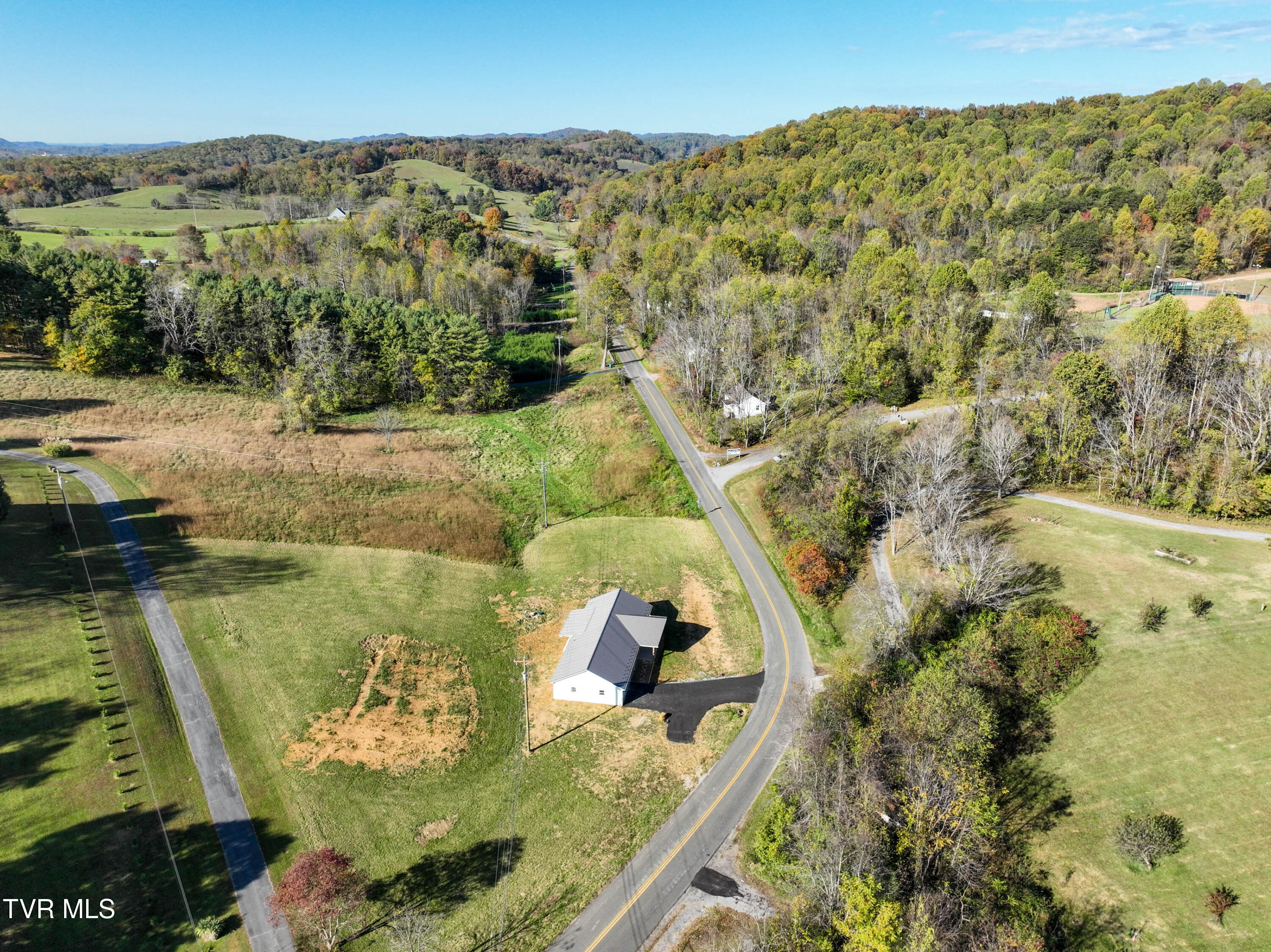 15216 Bordwine Road Bristol, VA 24202 - Photo 43 of 47 15216 Bordwine Rd Unbranded Drone G UNIT